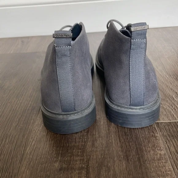 Calvin Klein Gray Suede Chukka Boots Men’s Size 9 - NEW Never worn - Picture 4 of 6